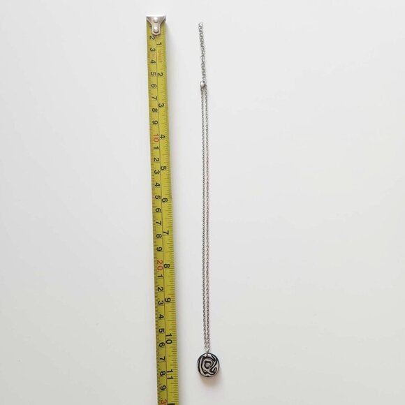 Gothic abstract hypnosis swirly necklace with a small silver chain - Picture 5 of 10